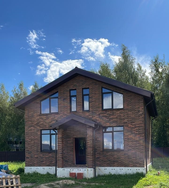 Фото дома из кирпича Волгабрик Баварская кладка Руст 70